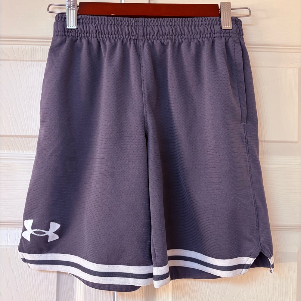 Under Armour Boys Gray Athletic Shorts Size L